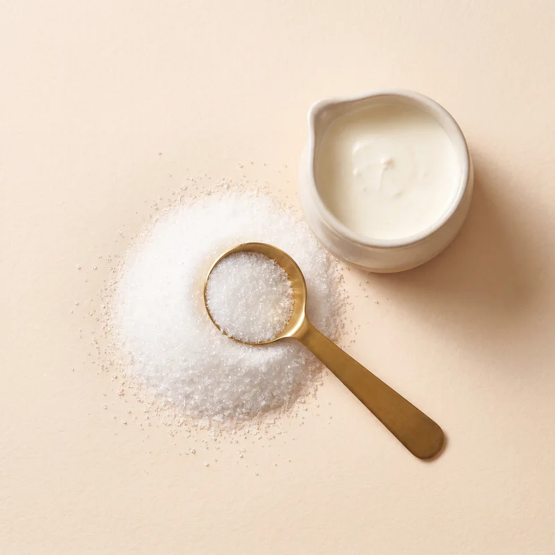 Sugar and fresh cream